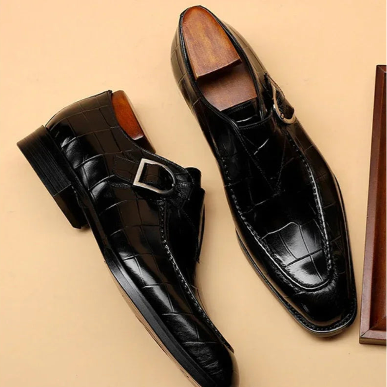 Vero Buckle Leather Shoes